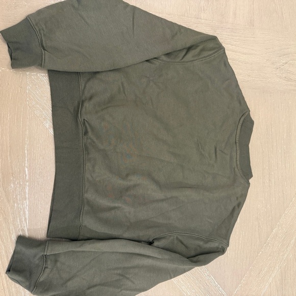 Divided by H&M Green Cropped Sweatshirt Size XS Pullover Crew Neck Long Sleeves - Picture 5 of 5